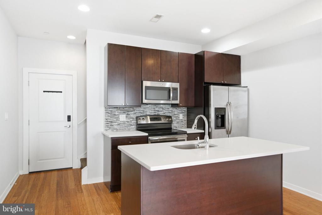 837 N 16TH STREET Unit: 4