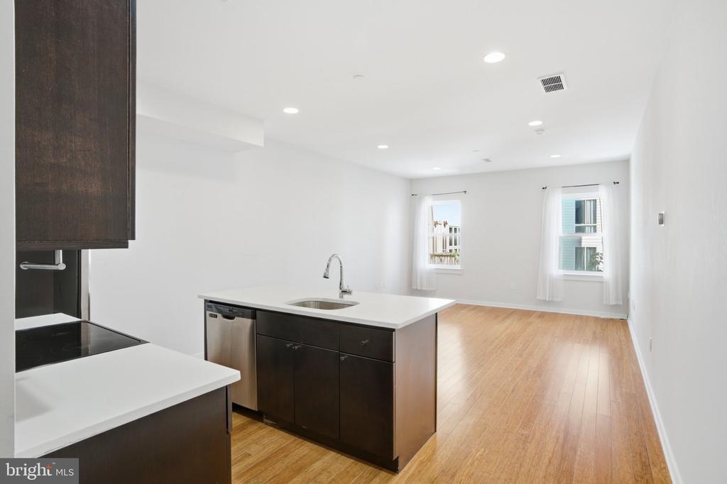 837 N 16TH STREET Unit: 4