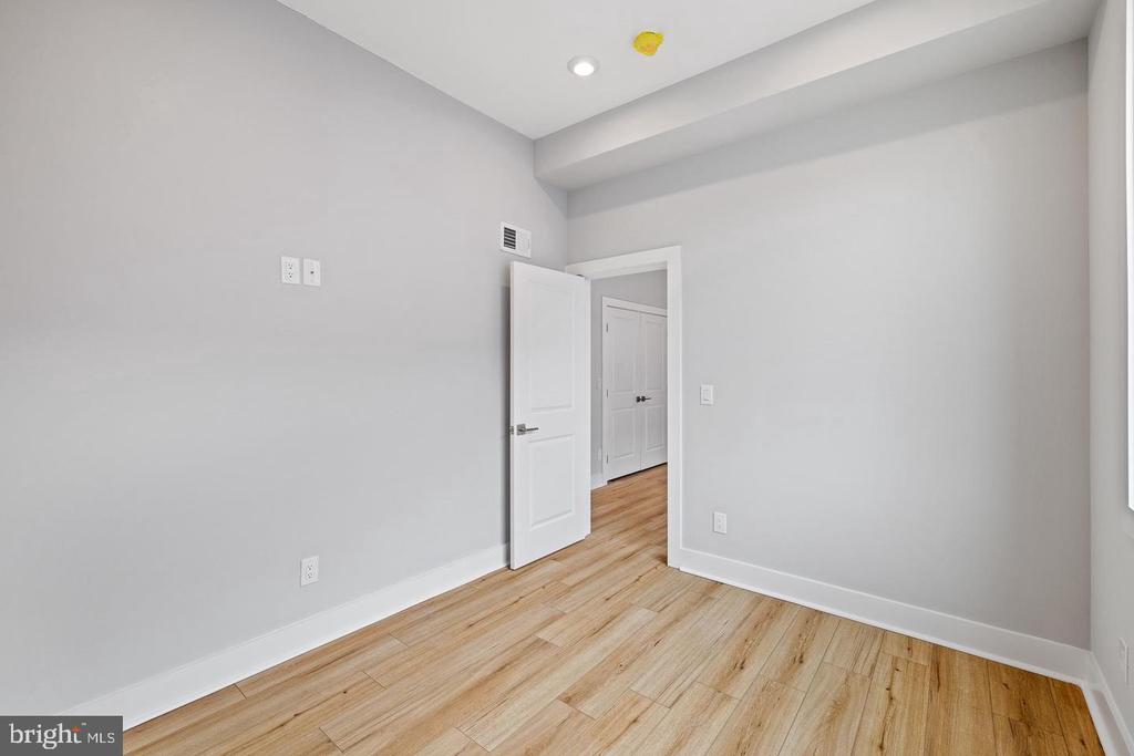 1733 N 2ND STREET Unit: 301