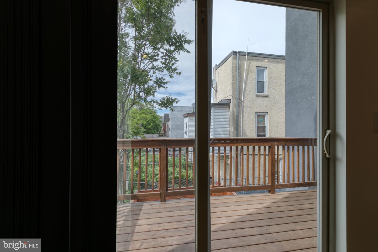 631 W Oxford STREET Unit: 2