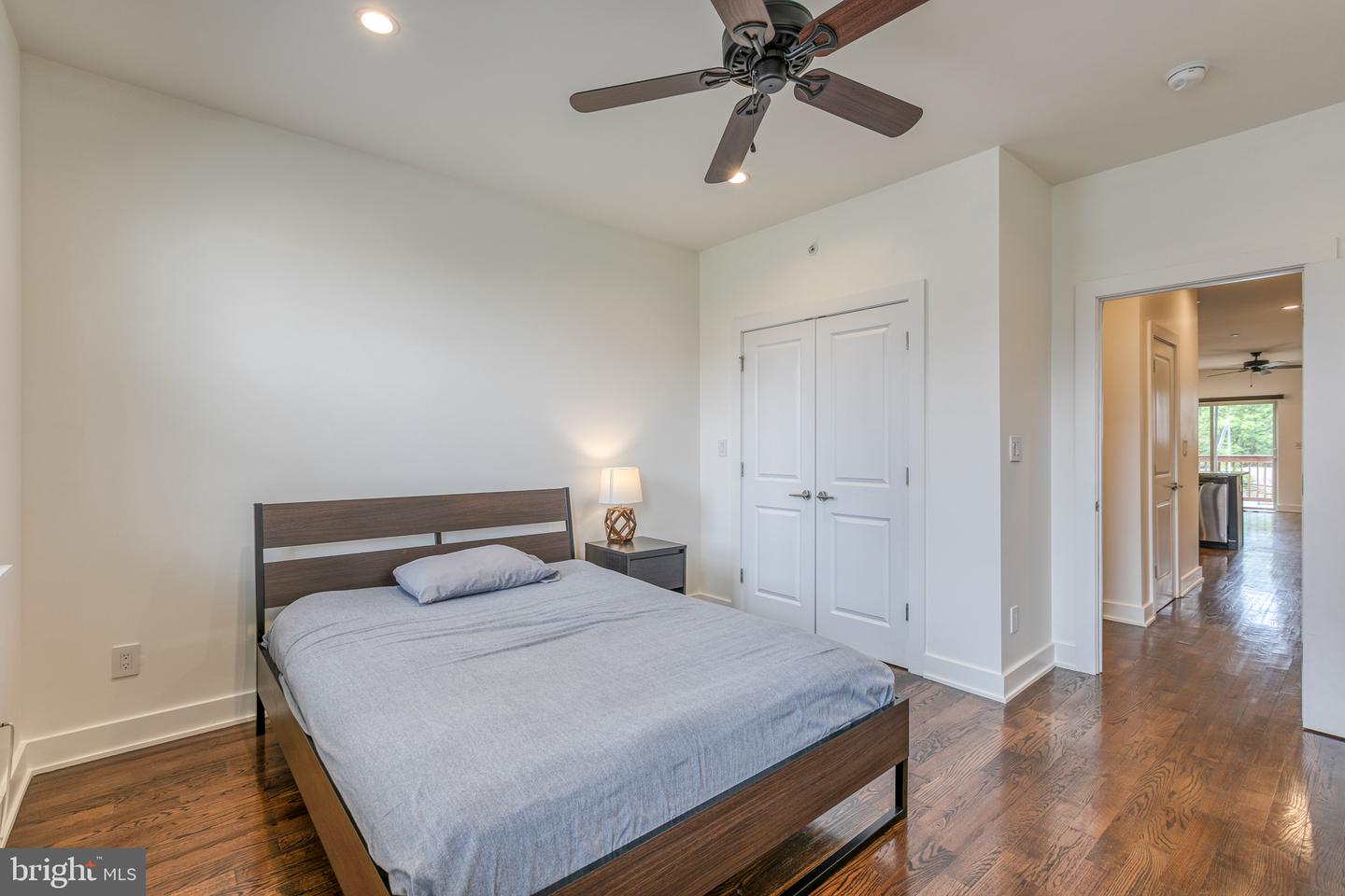 631 W Oxford STREET Unit: 2