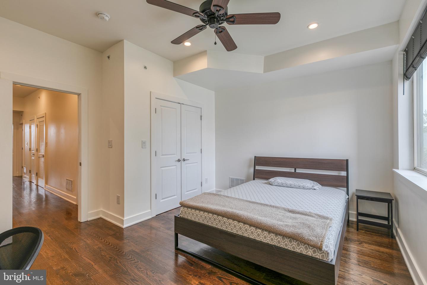 631 W Oxford STREET Unit: 2