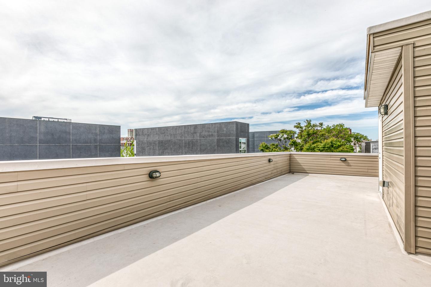 631 W Oxford STREET Unit: 2