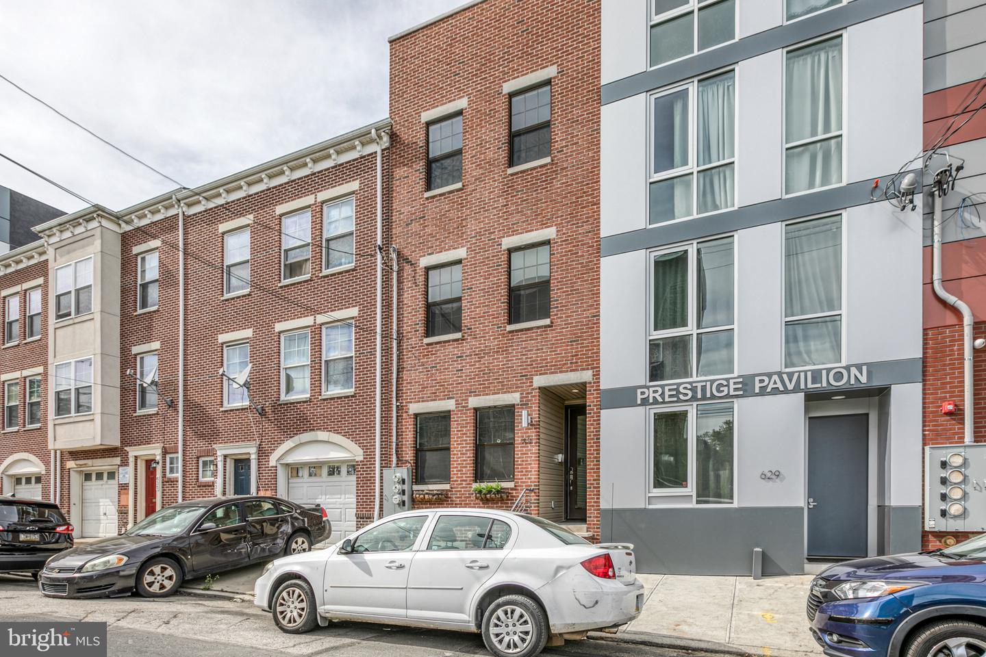 631 W Oxford STREET Unit: 2
