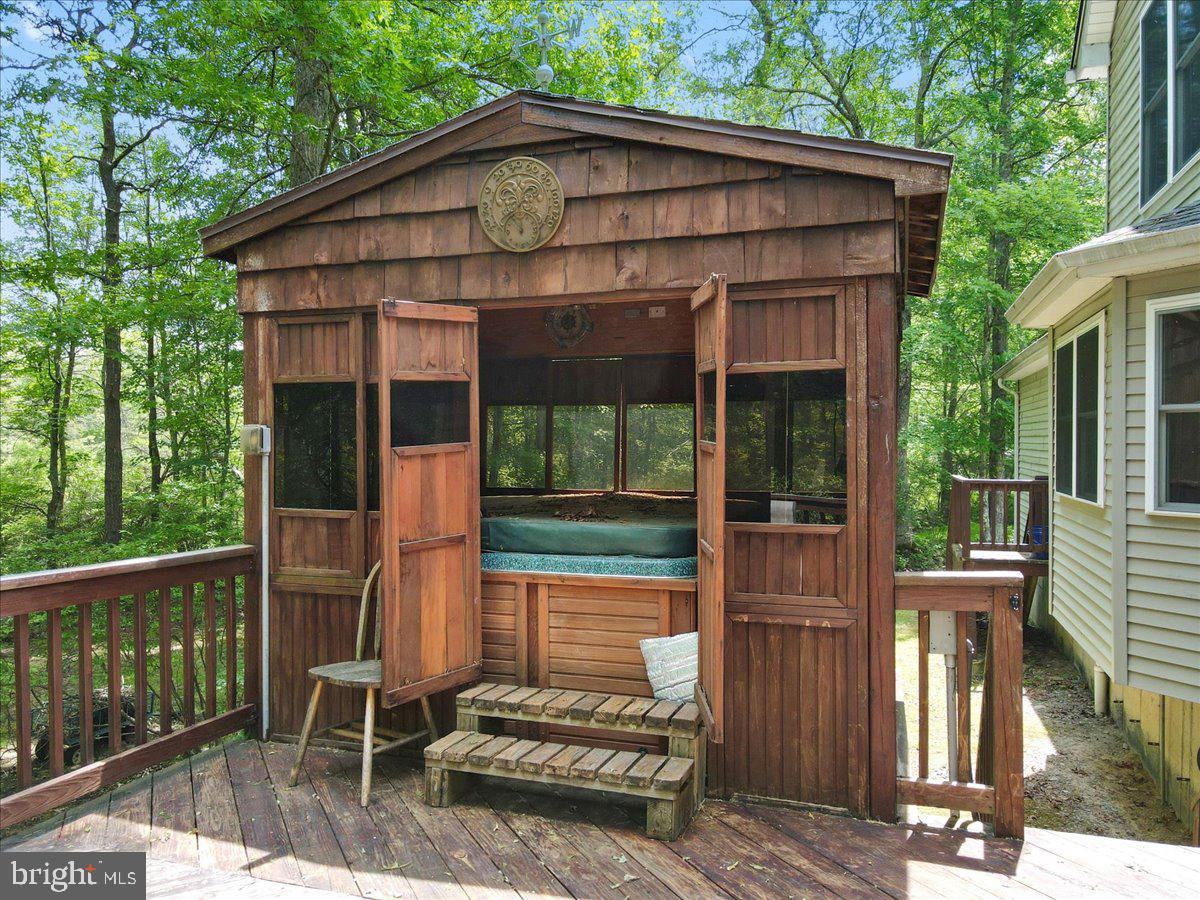 1006 Long Lake Road