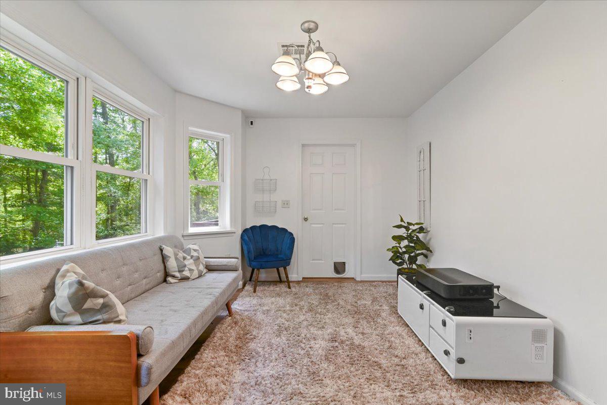 1006 Long Lake Road
