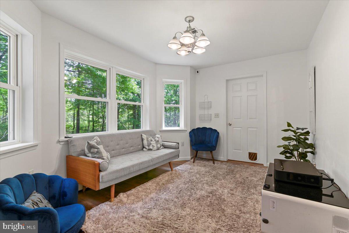 1006 Long Lake Road