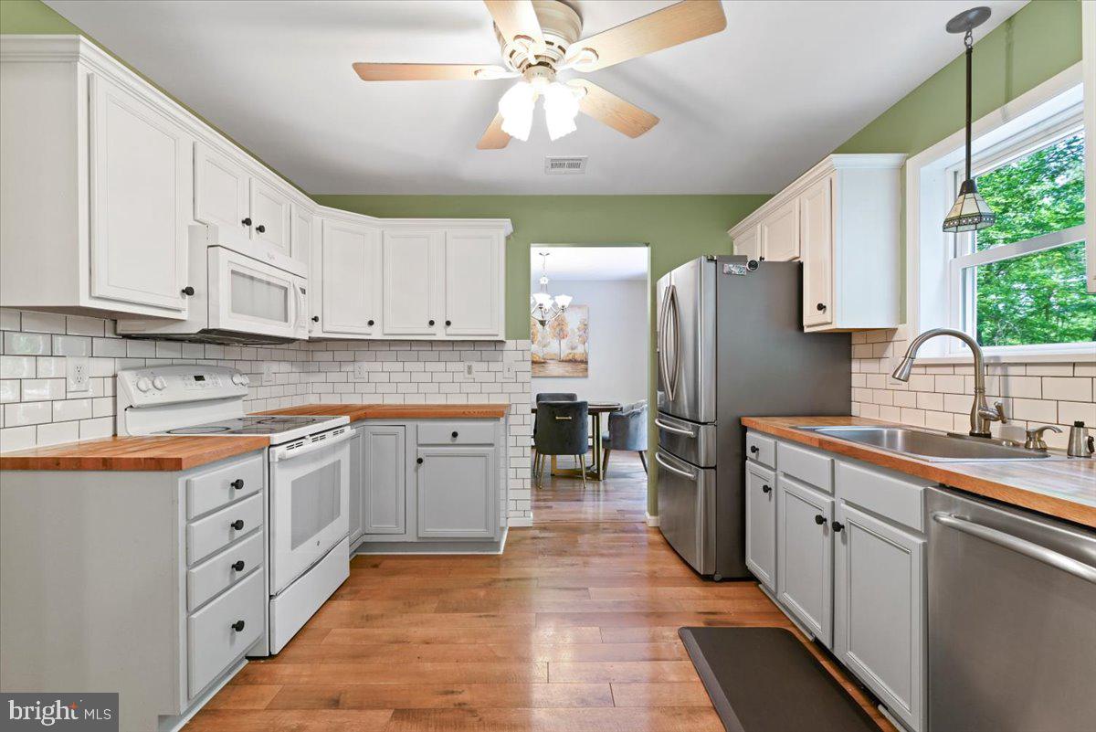 1006 Long Lake Road