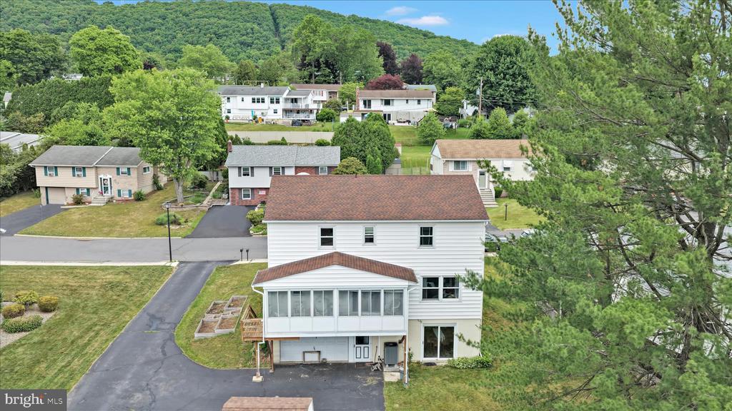 89 DEERFIELD DRIVE