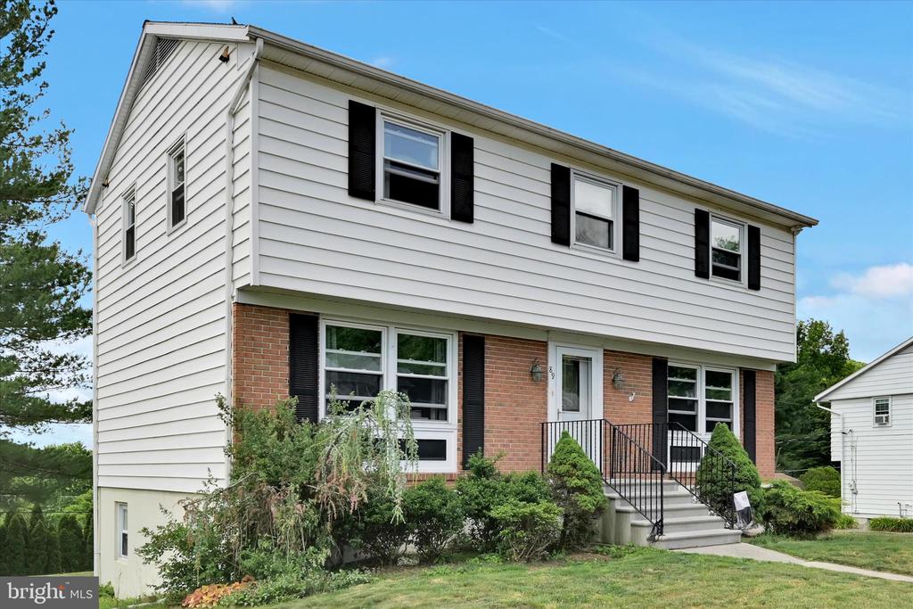 89 DEERFIELD DRIVE