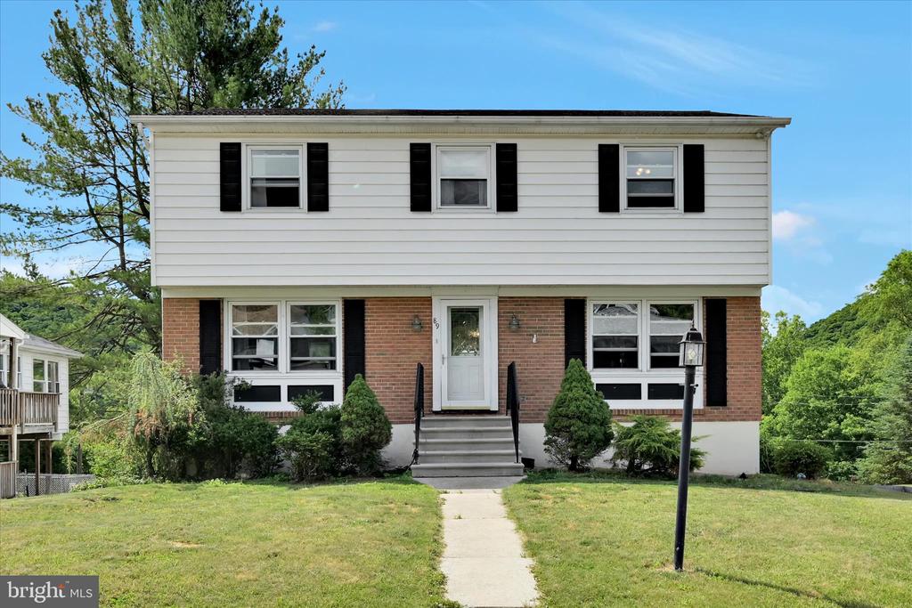 89 DEERFIELD DRIVE