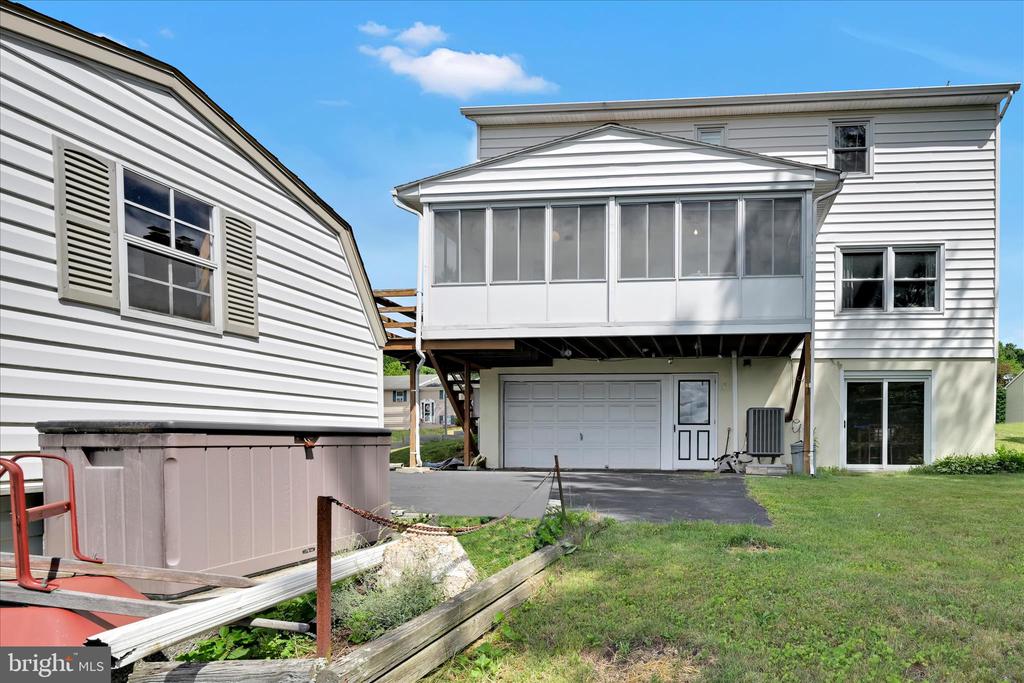 89 DEERFIELD DRIVE