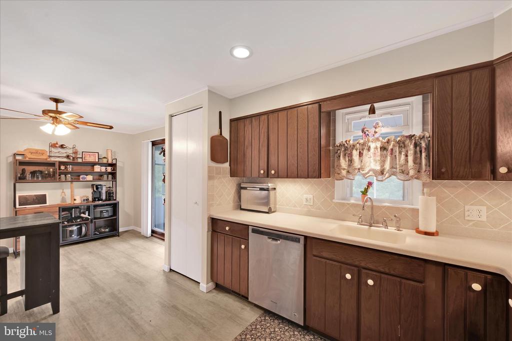 89 DEERFIELD DRIVE