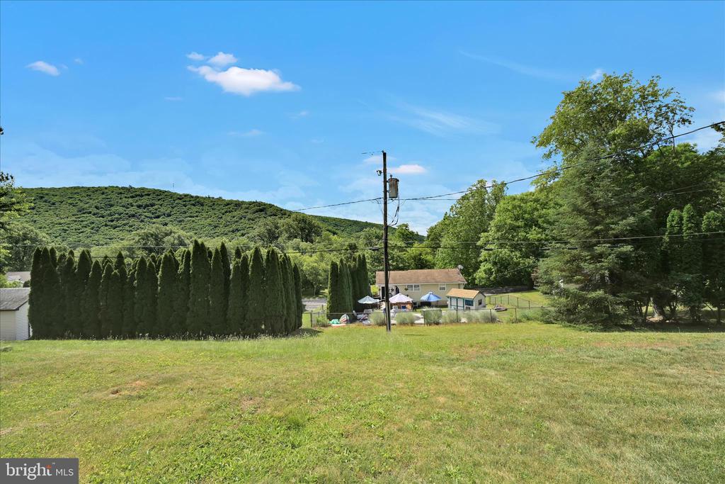 89 DEERFIELD DRIVE