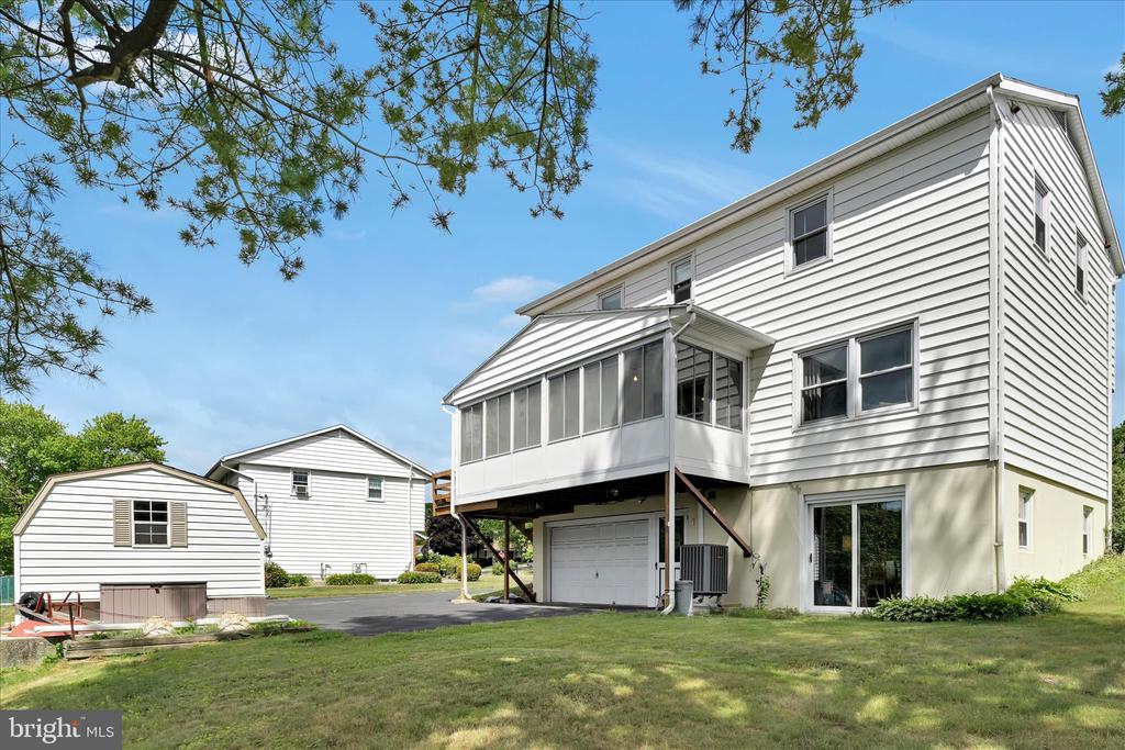 89 DEERFIELD DRIVE