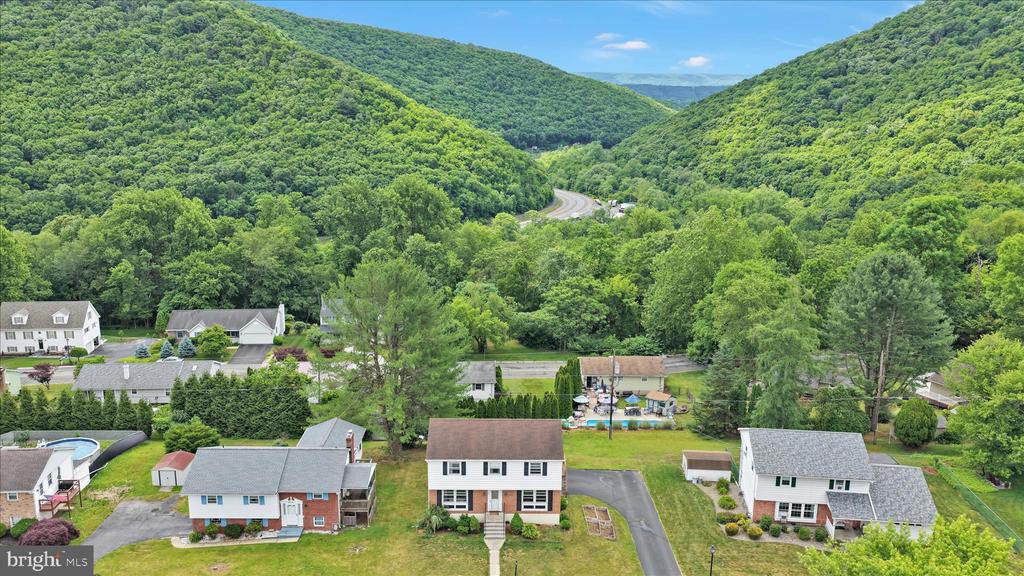 89 DEERFIELD DRIVE