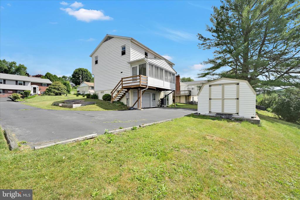 89 DEERFIELD DRIVE