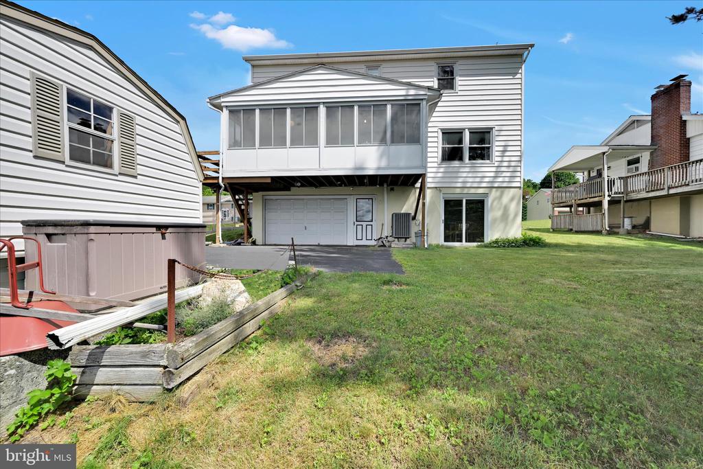 89 DEERFIELD DRIVE