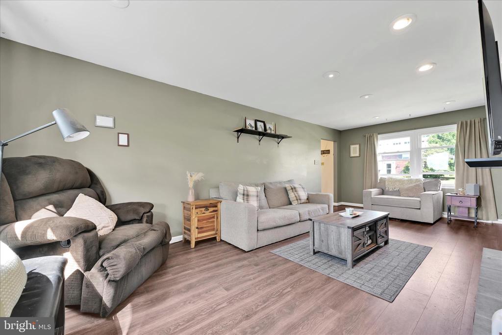 89 DEERFIELD DRIVE