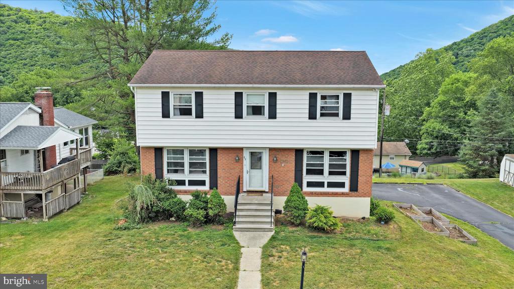 89 DEERFIELD DRIVE