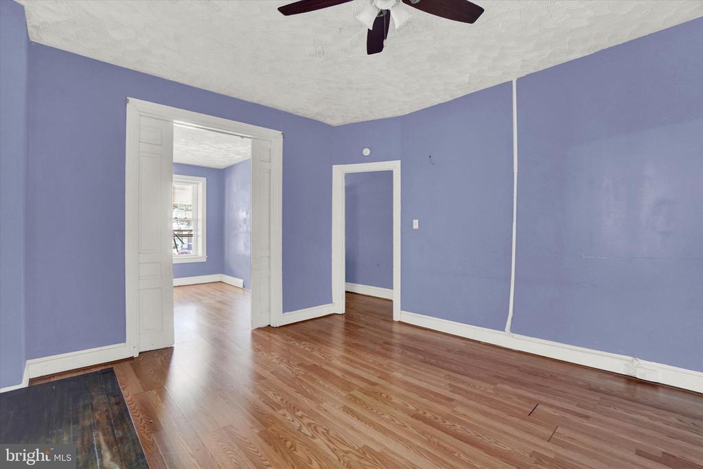 724 ROOSEVELT AVENUE