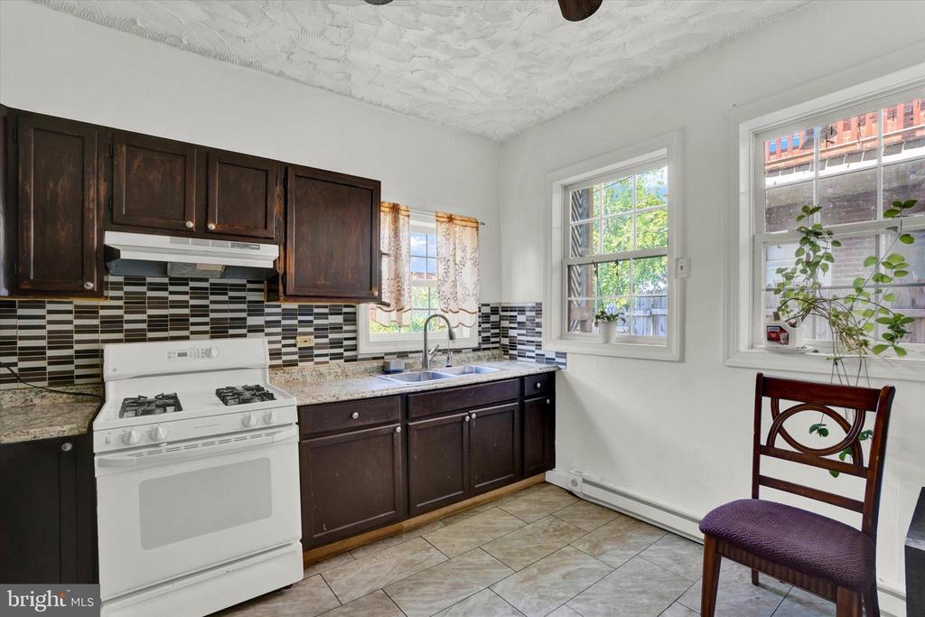 724 ROOSEVELT AVENUE