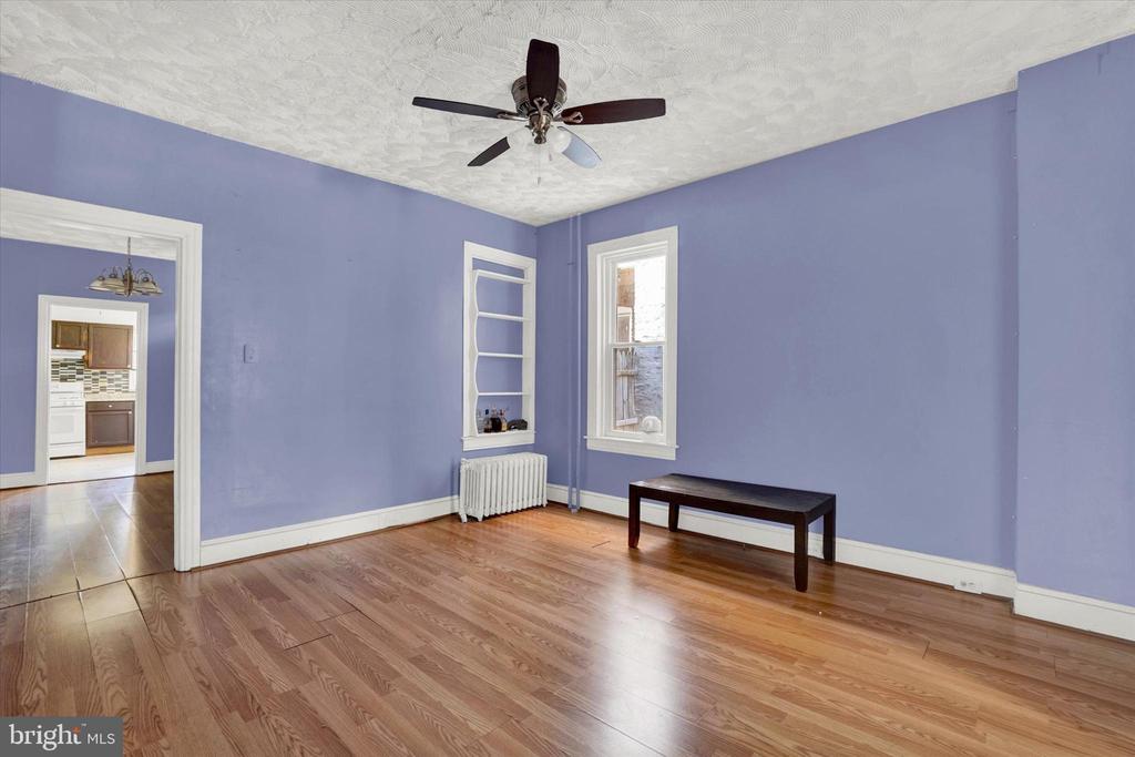 724 ROOSEVELT AVENUE