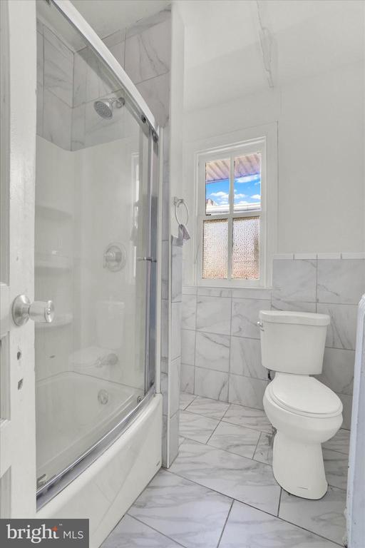 724 ROOSEVELT AVENUE
