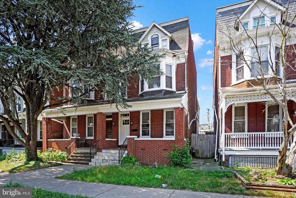 724 ROOSEVELT AVENUE