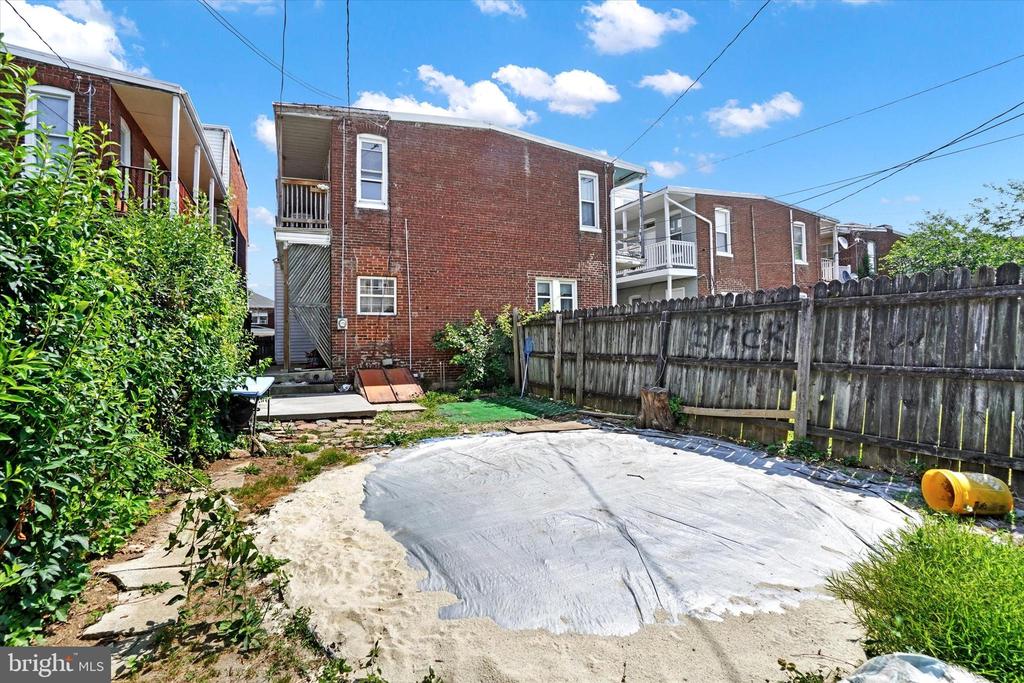 724 ROOSEVELT AVENUE