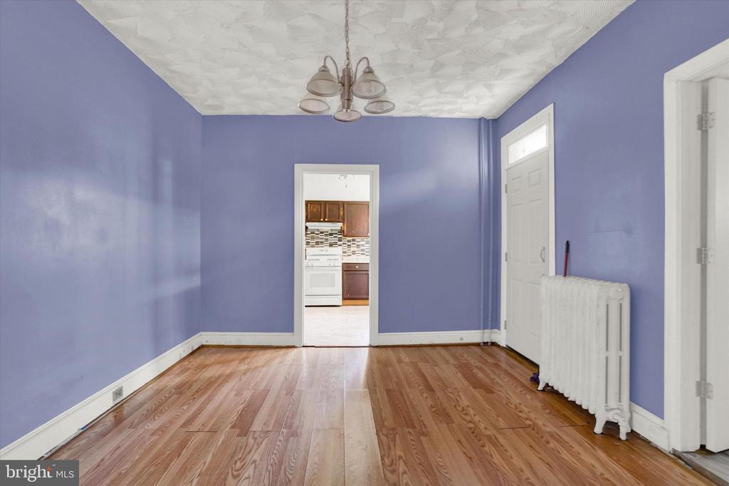 724 ROOSEVELT AVENUE