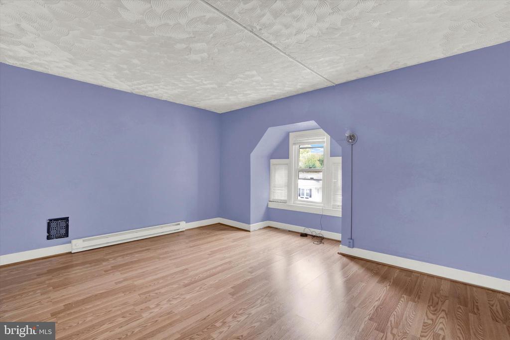 724 ROOSEVELT AVENUE