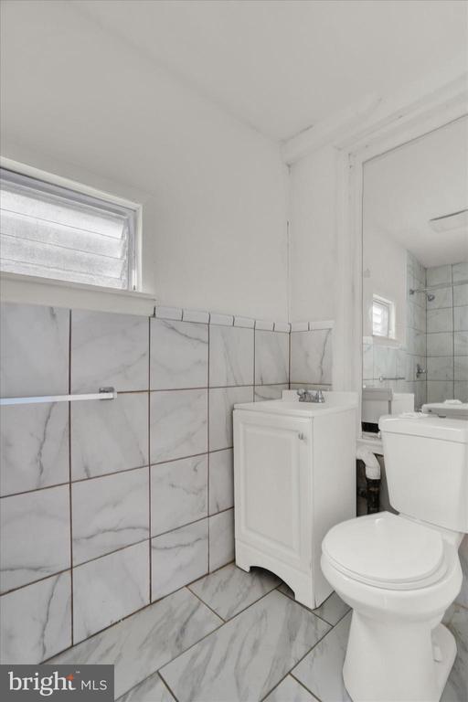 724 ROOSEVELT AVENUE