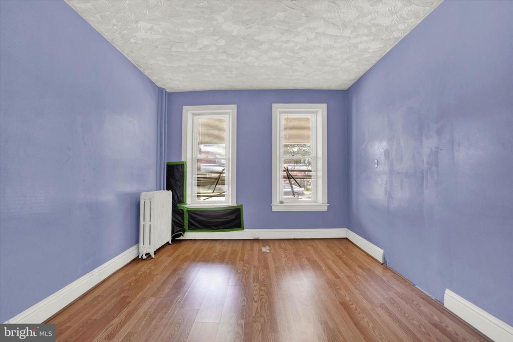 724 ROOSEVELT AVENUE