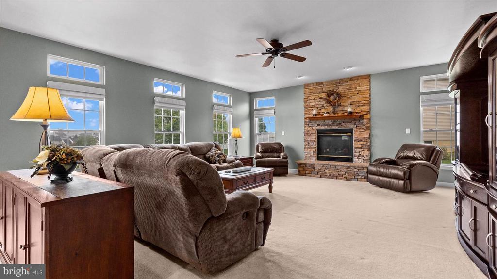 447 EL VISTA DRIVE