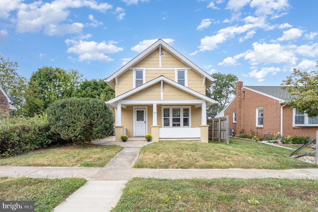722 LANCASTER AVENUE