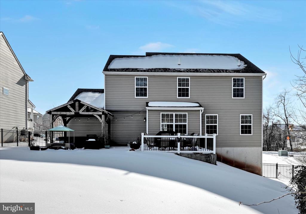 30 JENNIFER ROAD