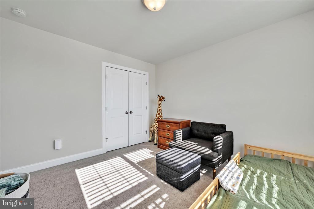 30 JENNIFER ROAD