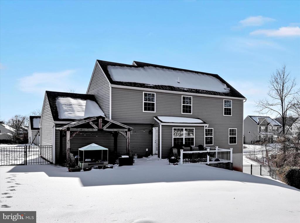 30 JENNIFER ROAD