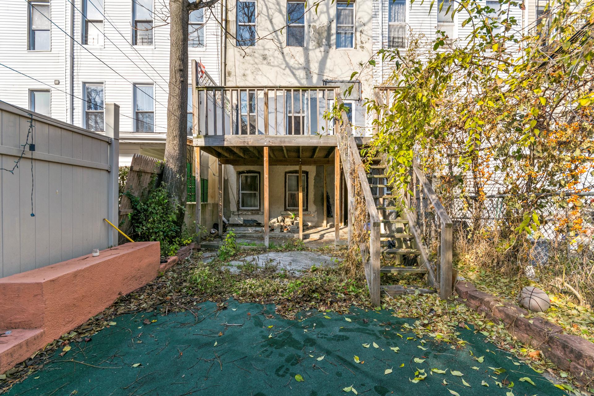 238 Woodbine Street Unit: 0