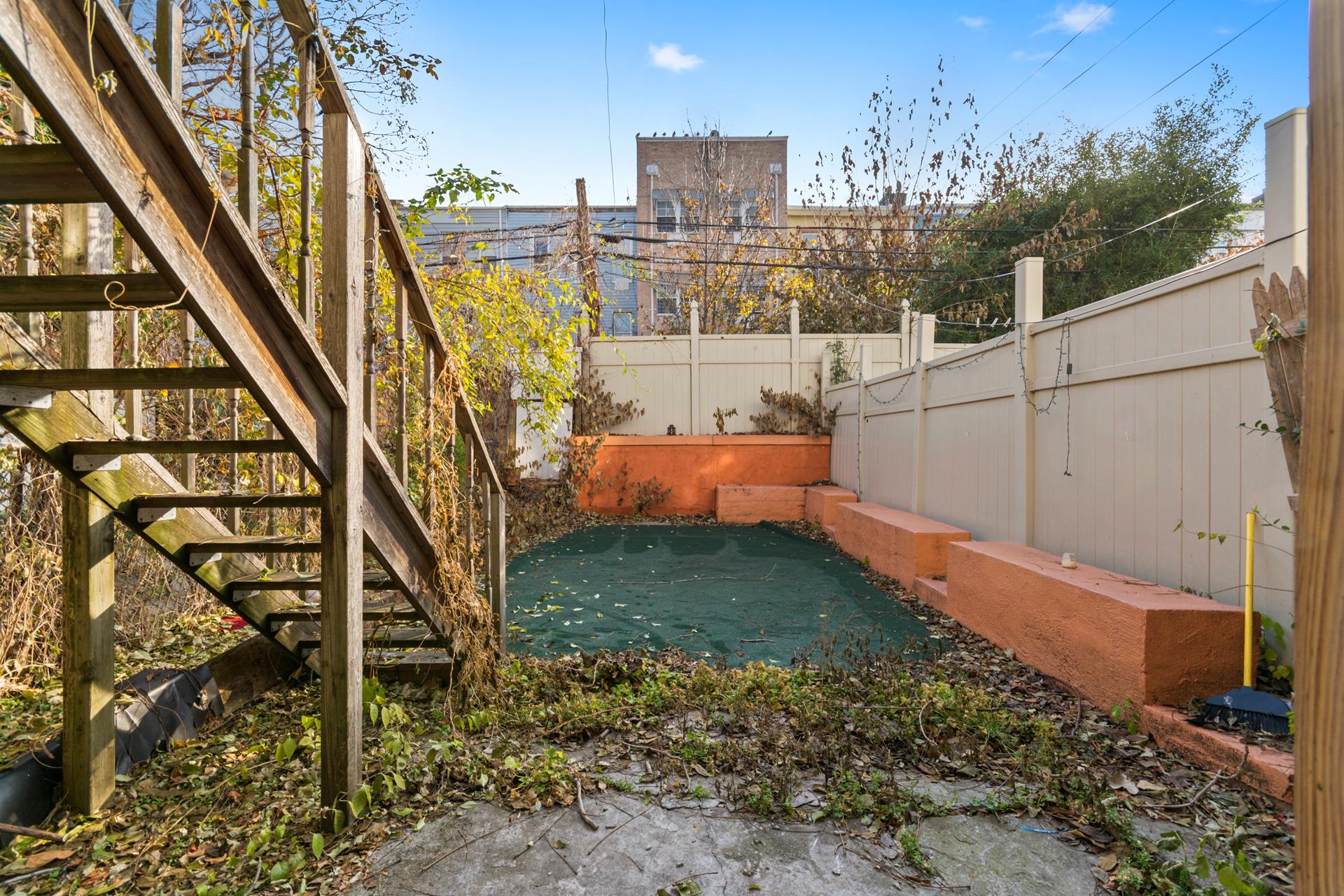 238 Woodbine Street Unit: 0