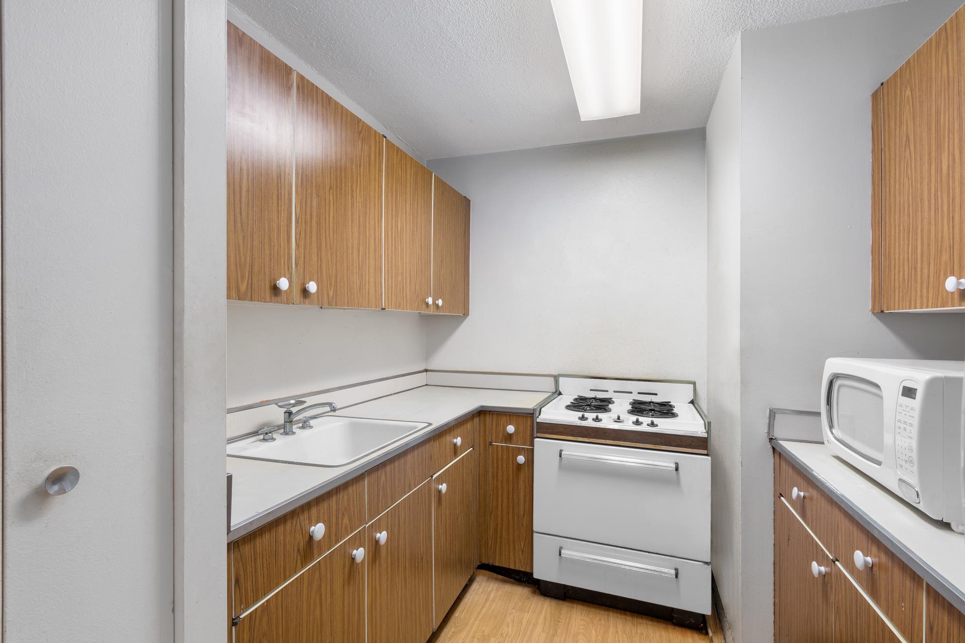 77 Fulton Street Unit: 19E