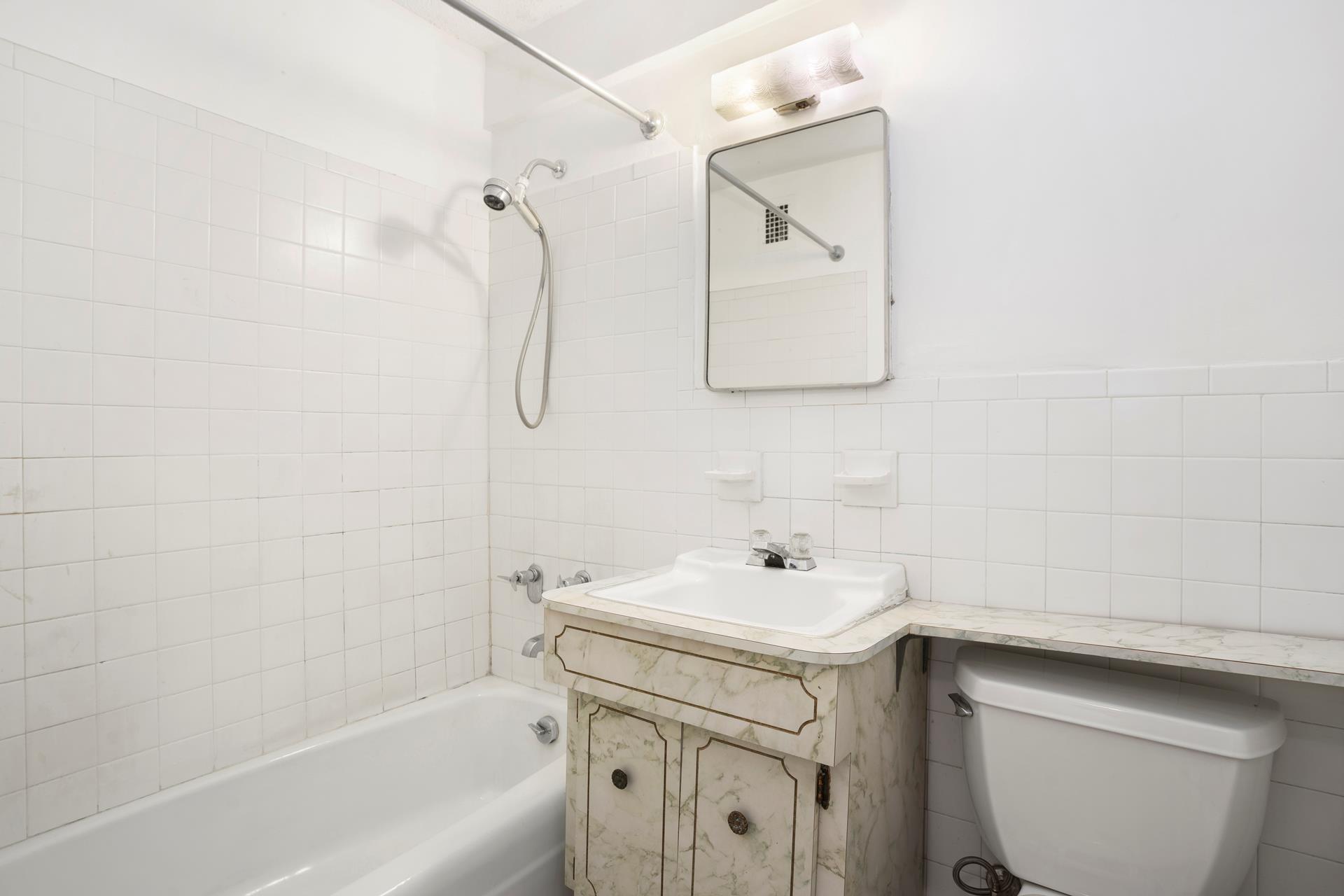 90 Gold Street Unit: 11L