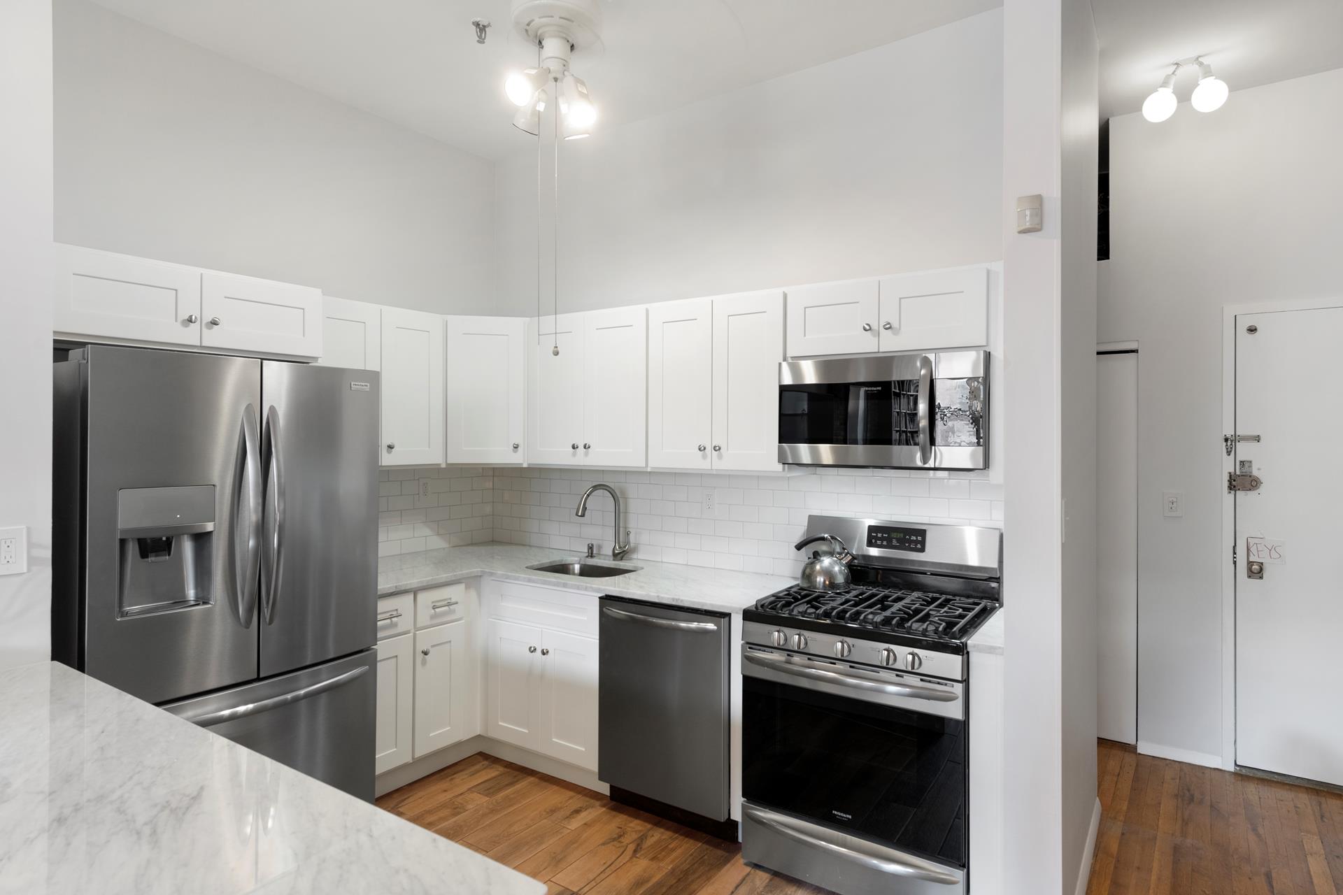 307 E 12th Street Unit: 3B