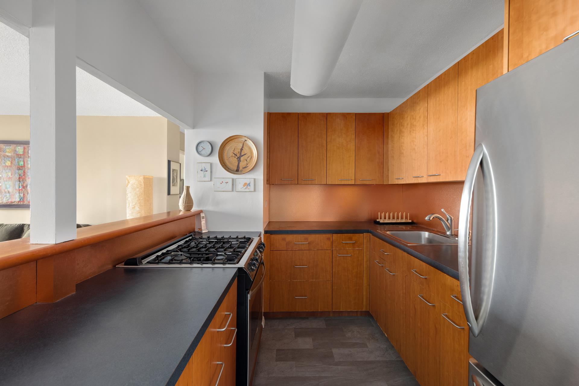 90 Gold Street Unit: 20C