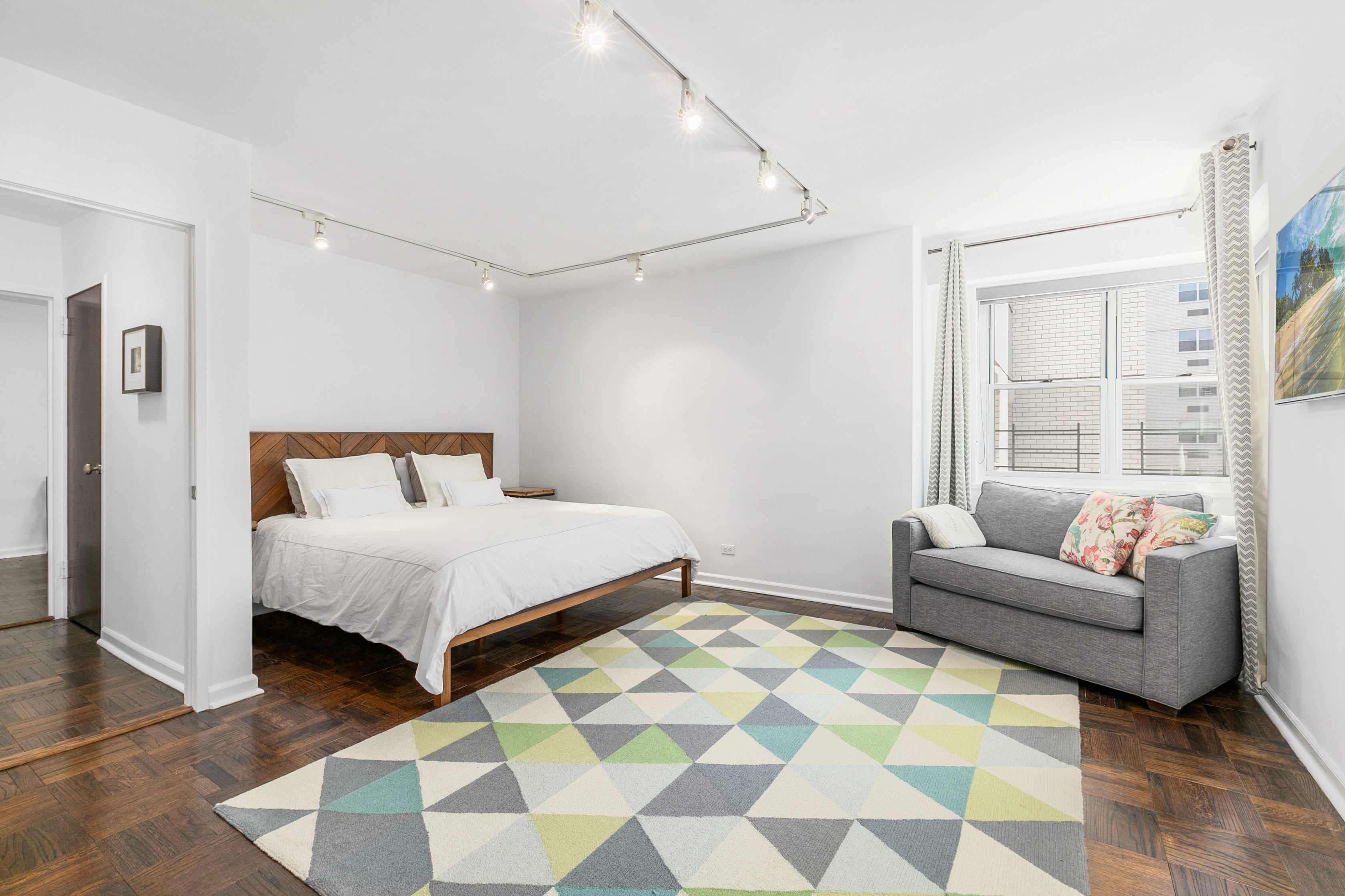 70 E 10TH Street Unit: 15W