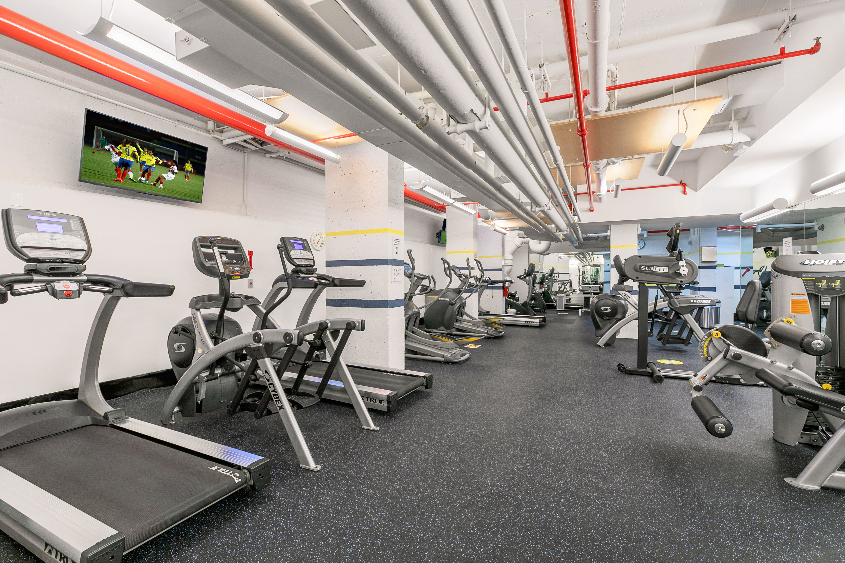 70 E 10TH Street Unit: 15W