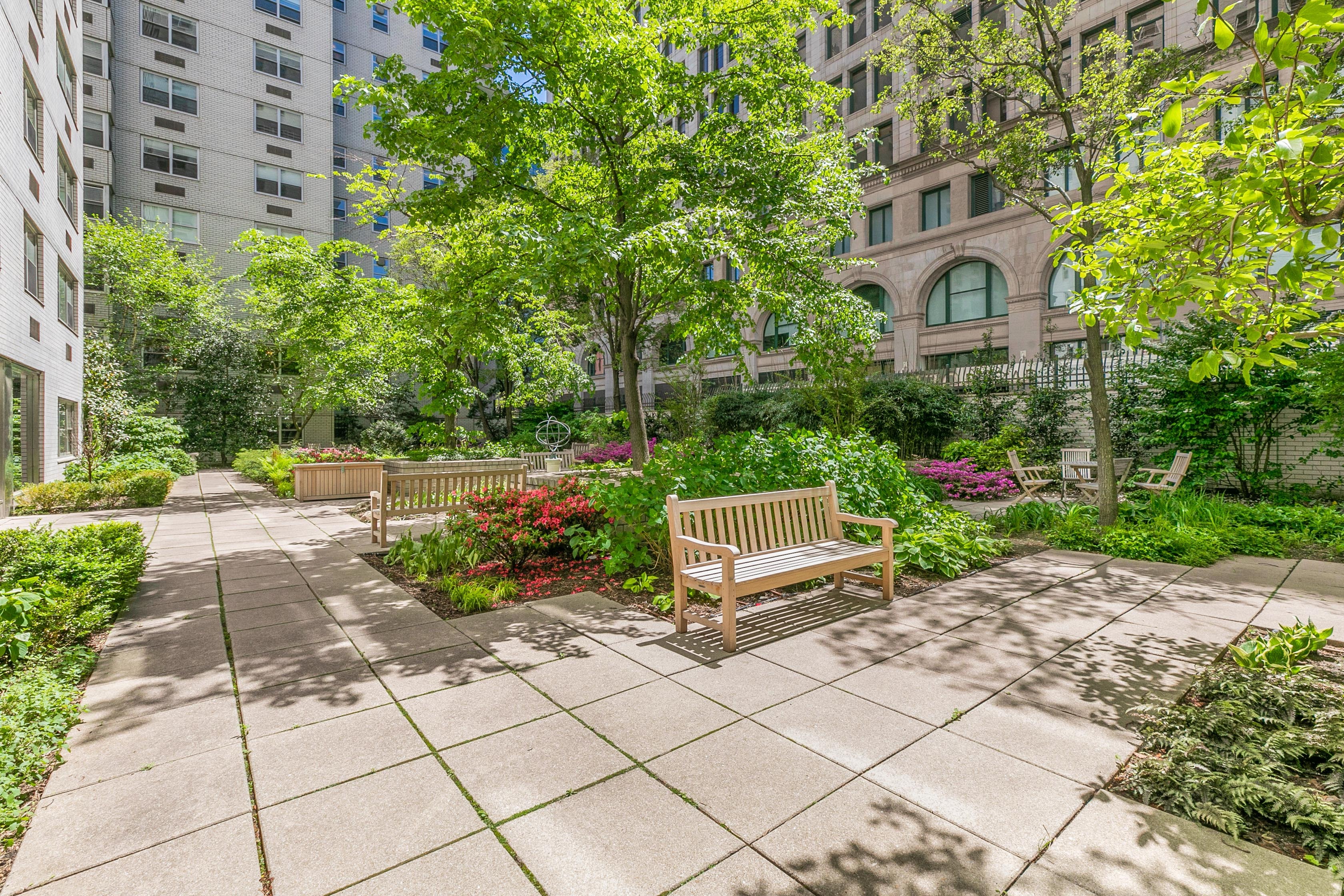 70 E 10TH Street Unit: 15W