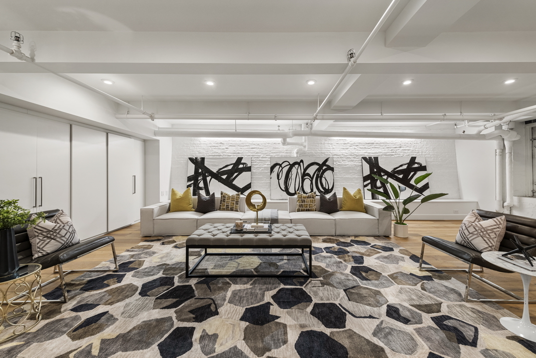 147 W 22ND Street Unit: 1E