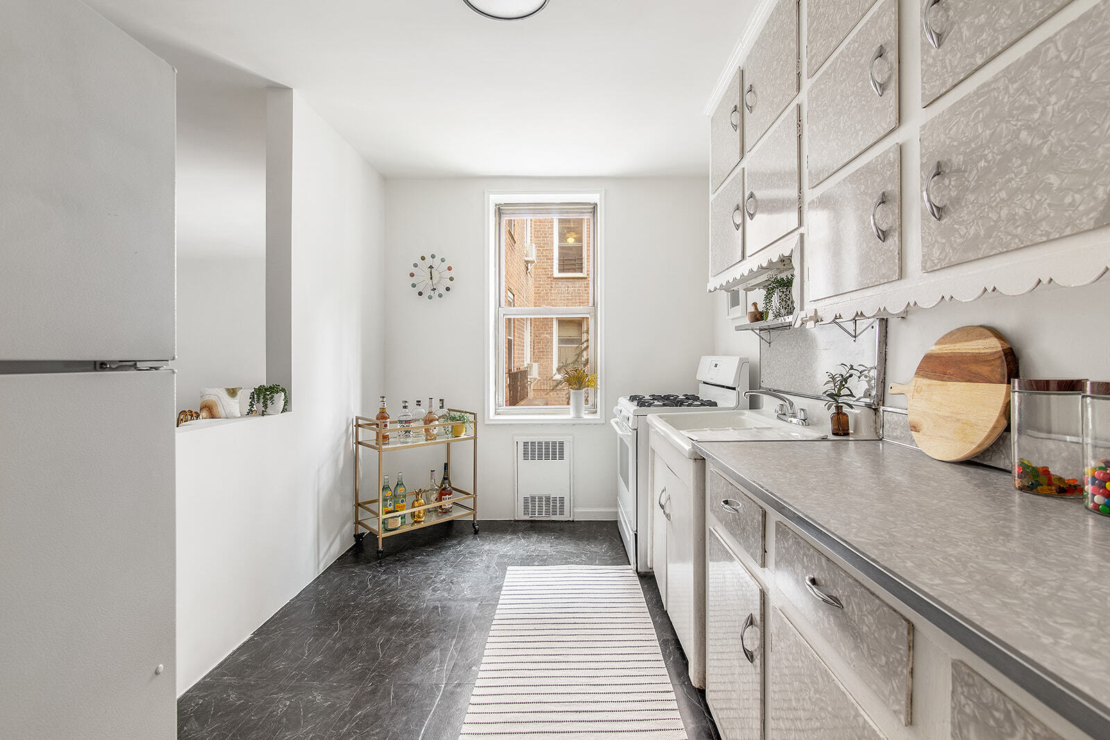 221 MCDONALD Avenue Unit: 2K